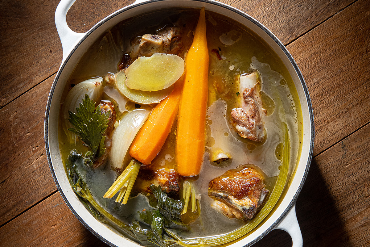 bone broth حساء العظام مرق العظام	